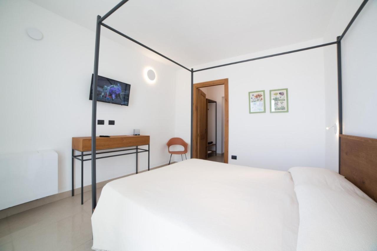 Masseria Rifisa Agriresort Caprarica di Lecce エクステリア 写真