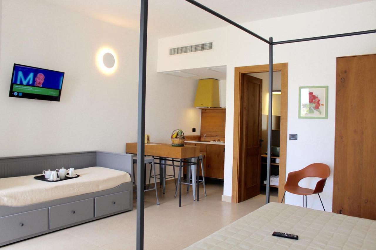 Masseria Rifisa Agriresort Caprarica di Lecce エクステリア 写真
