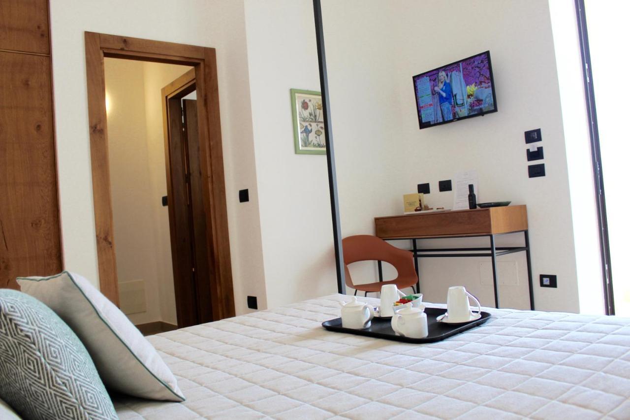 Masseria Rifisa Agriresort Caprarica di Lecce エクステリア 写真