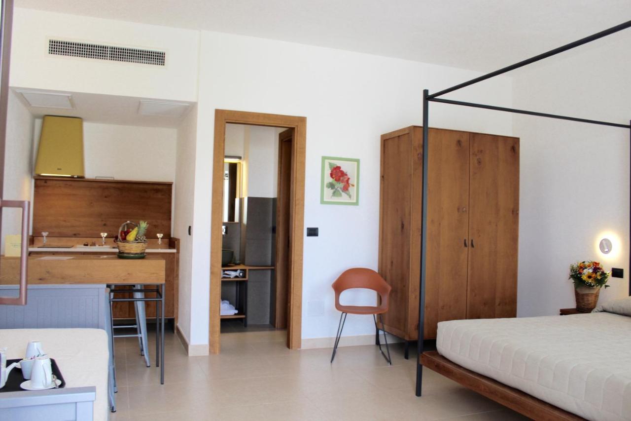 Masseria Rifisa Agriresort Caprarica di Lecce エクステリア 写真