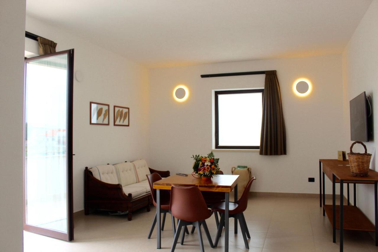 Masseria Rifisa Agriresort Caprarica di Lecce エクステリア 写真